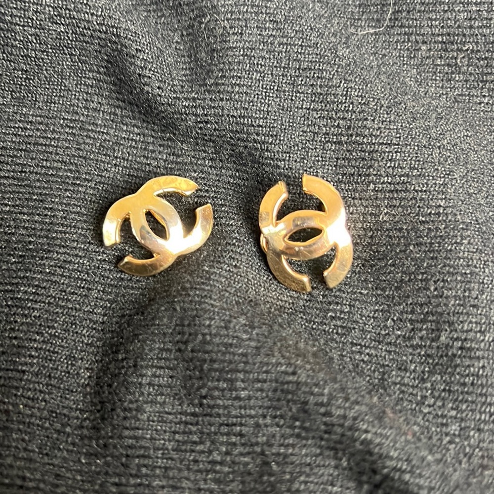 Lever Back Pierced Earrings - Picture 1 of 8